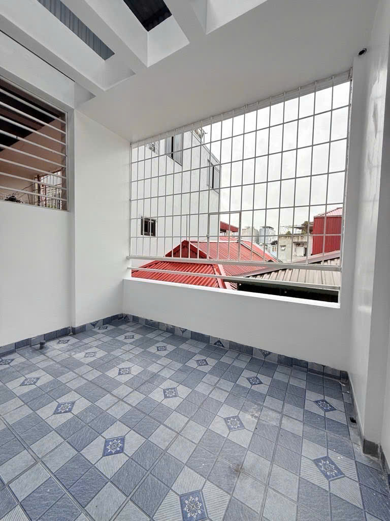 Bá.n nhà dân xây chỉ cách Royal City, Dự án Vinhomes Galaxy 5 phút đi xe, tương lai giá trị tăng mạnh